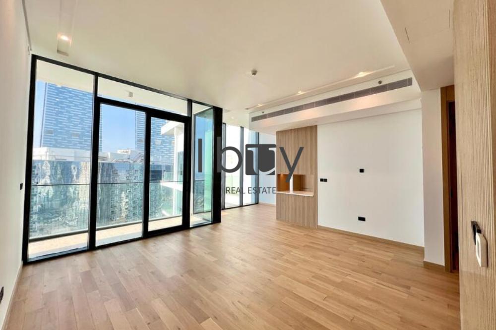 Sea View| High Floor | High Ceiling  | Wood Floor