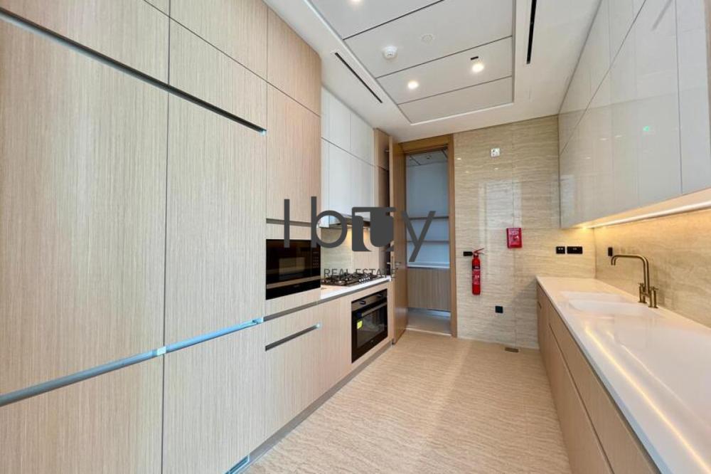 Sea View| High Floor | High Ceiling  | Wood Floor