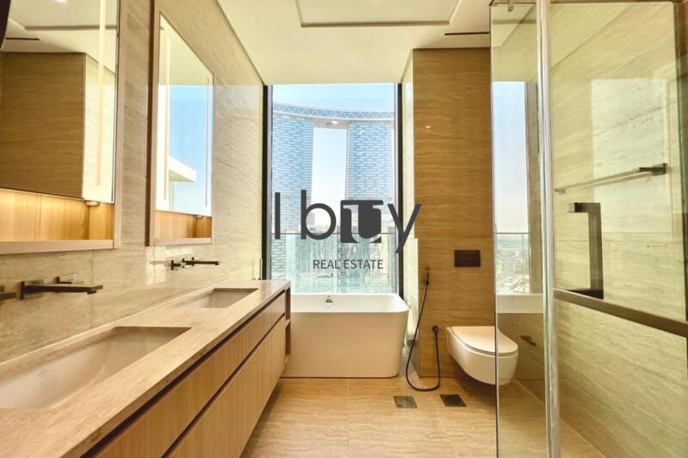 Sea View| High Floor | High Ceiling  | Wood Floor