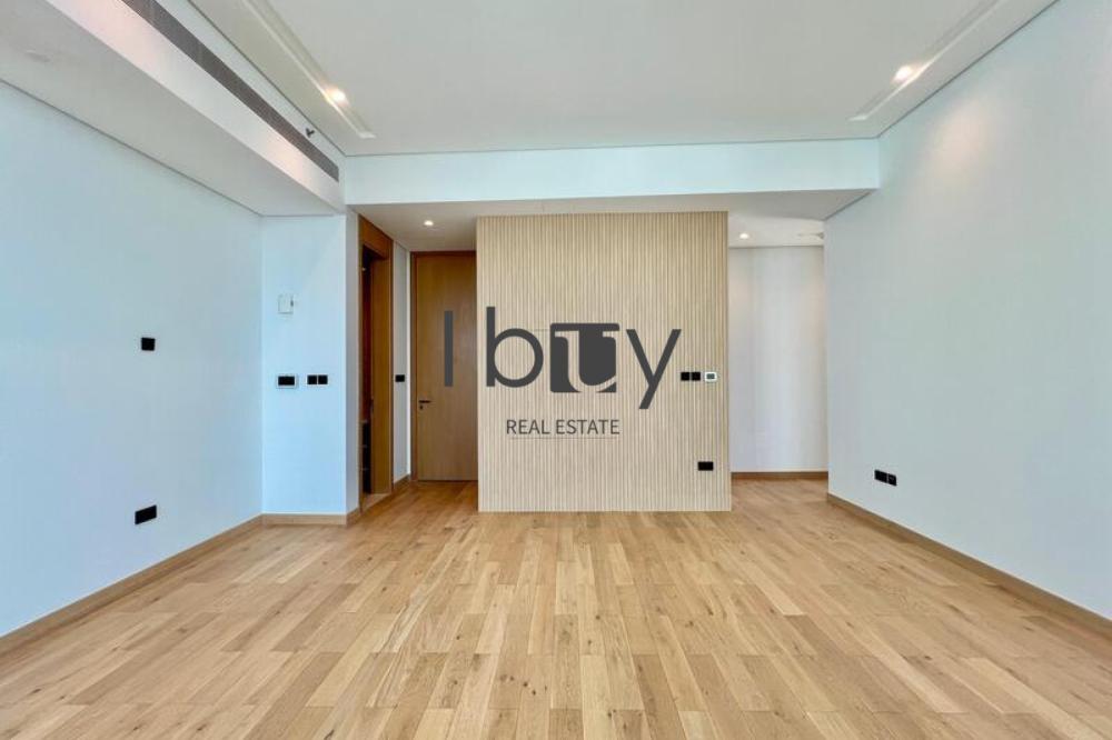 Sea View| High Floor | High Ceiling  | Wood Floor