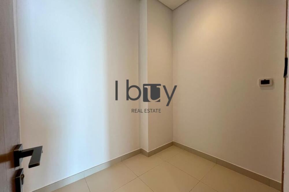 Sea View| High Floor | High Ceiling  | Wood Floor