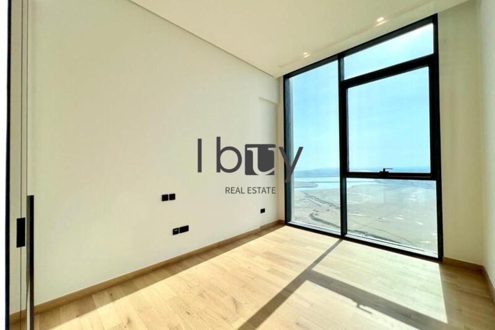 Sea View| High Floor | High Ceiling  | Wood Floor