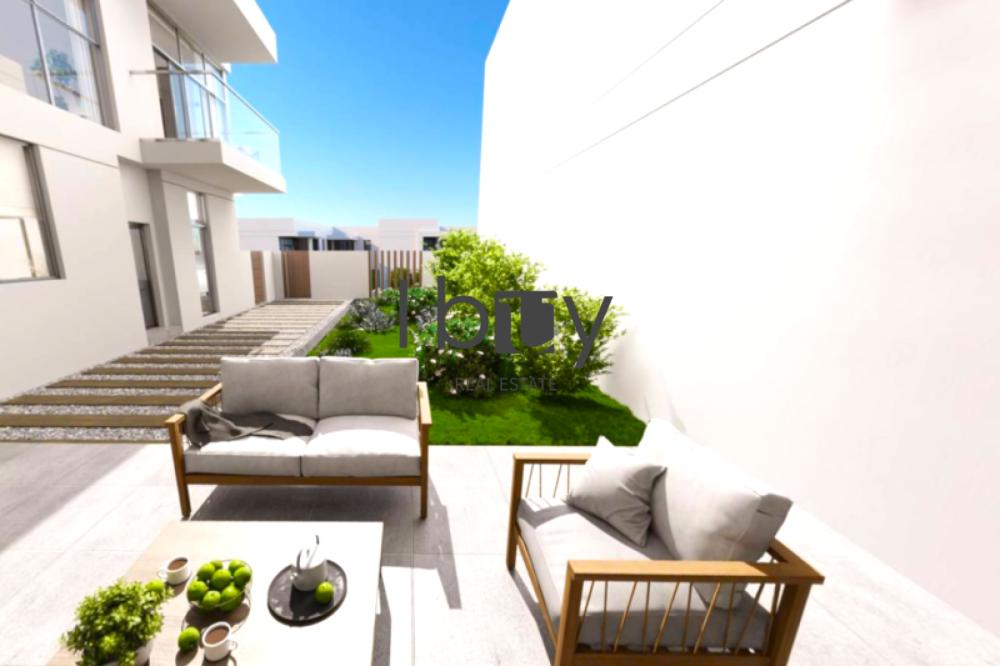 Spacious Corner End Unit | HQ 2025 | Invest |