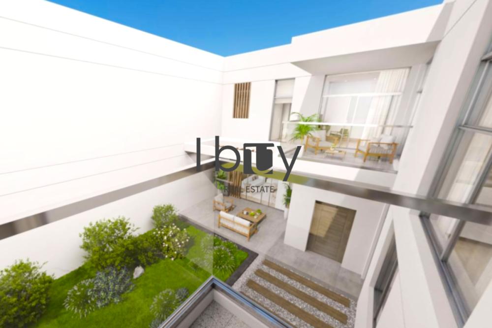 Spacious Corner End Unit | HQ 2025 | Invest |