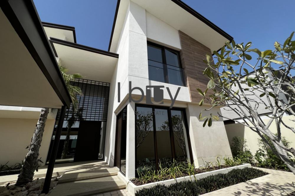 Corner Unit| Close To Park | Light Finishing | POD