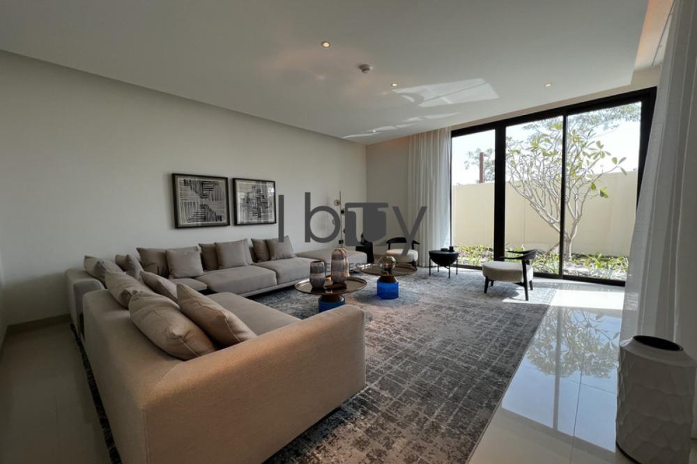 Corner Unit| Close To Park | Light Finishing | POD