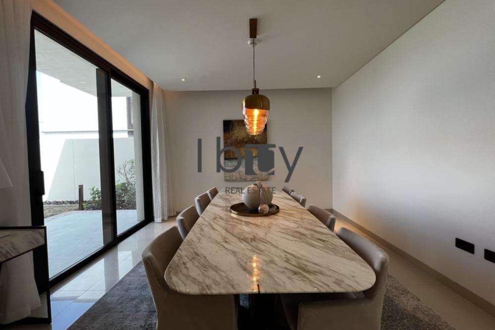 Corner Unit| Close To Park | Light Finishing | POD