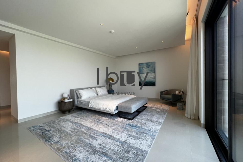 Corner Unit| Close To Park | Light Finishing | POD