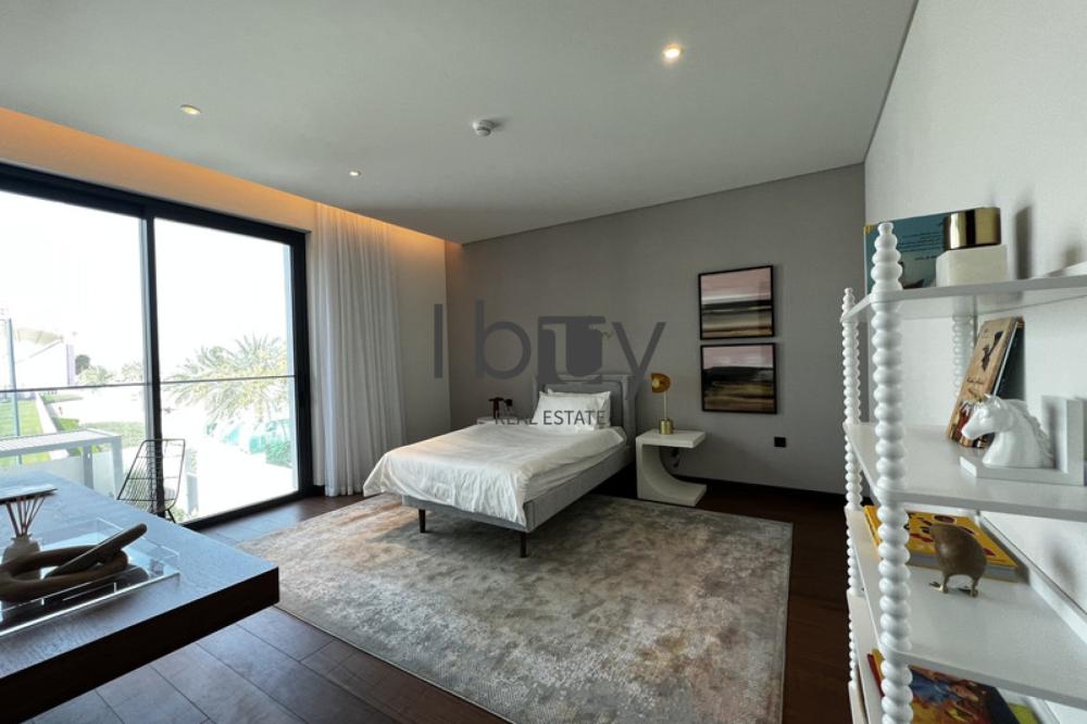 Corner Unit| Close To Park | Light Finishing | POD