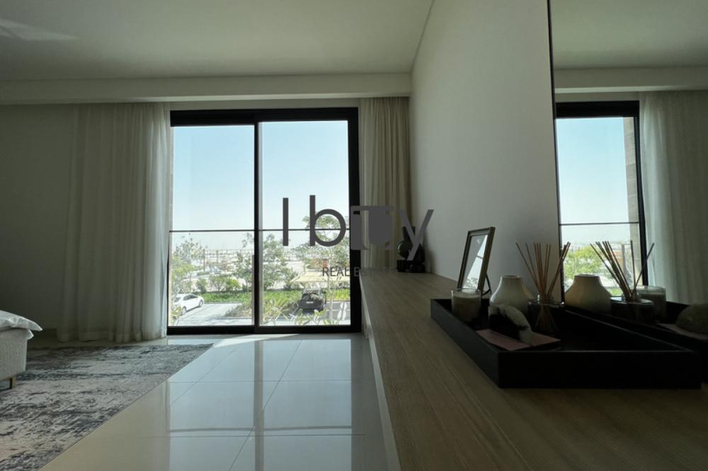 Corner Unit| Close To Park | Light Finishing | POD