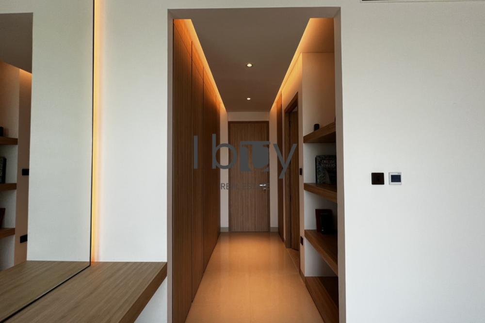 Corner Unit| Close To Park | Light Finishing | POD