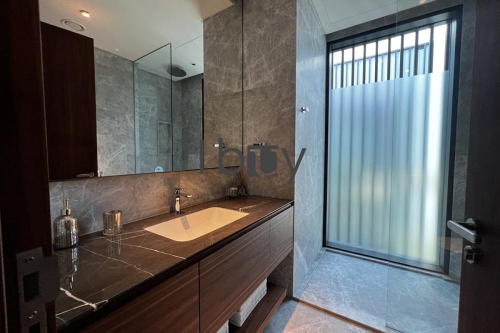 Corner Unit| Close To Park | Light Finishing | POD