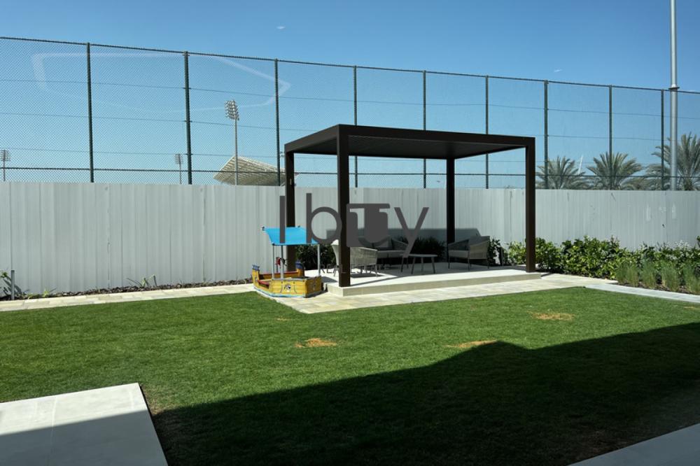 Corner Unit| Close To Park | Light Finishing | POD