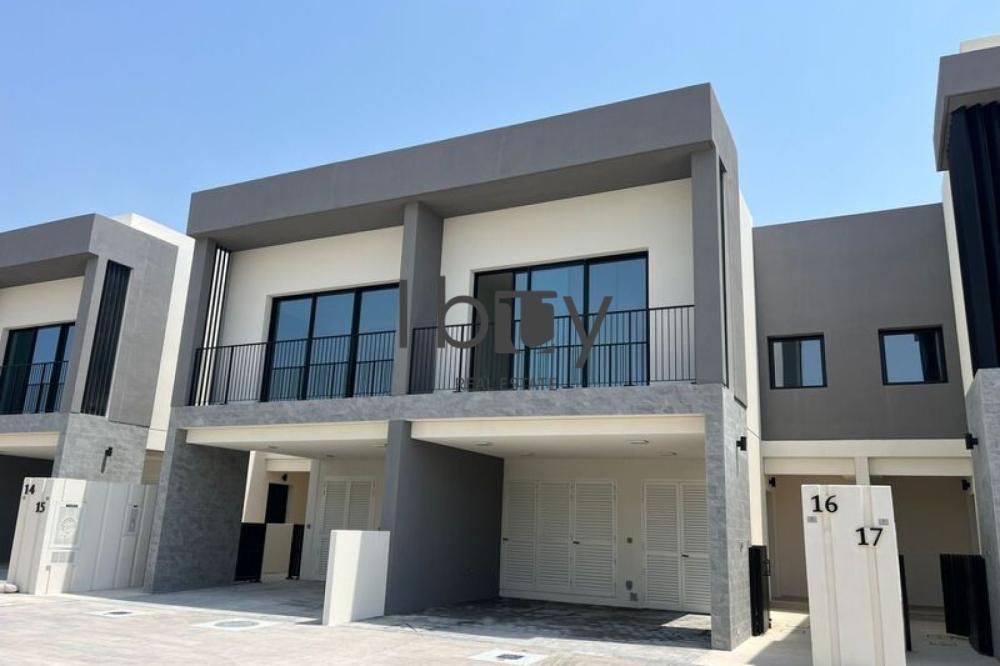 Ready To Move In |Single Row | Mid Unit | Hot Deal