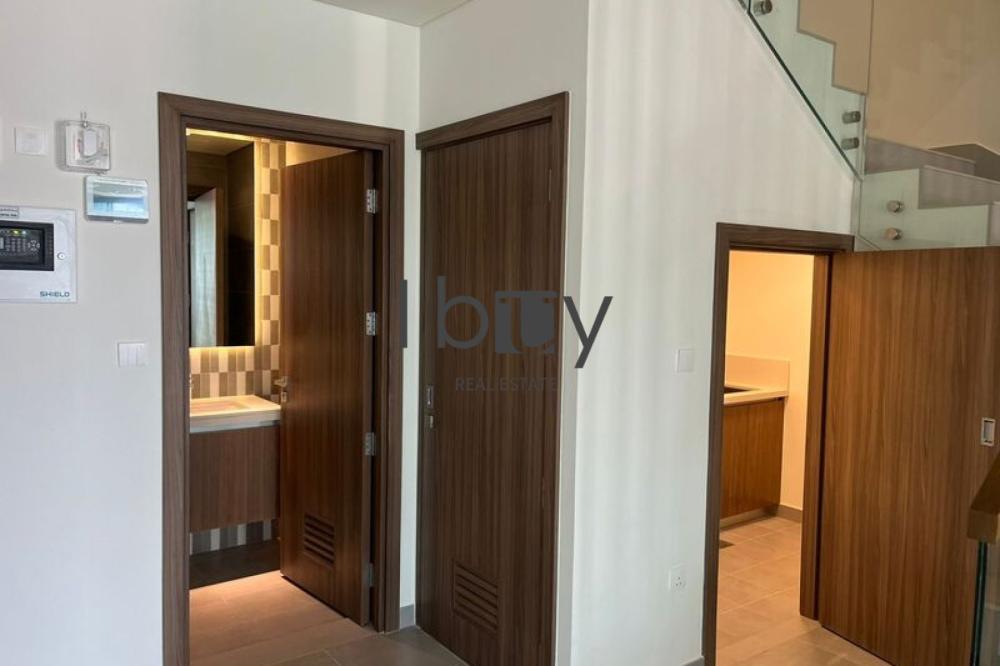 Ready To Move In |Single Row | Mid Unit | Hot Deal