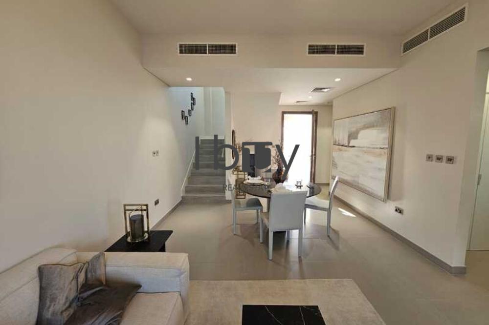 Double Row Corner Unit | Rare Layout | Prime Area