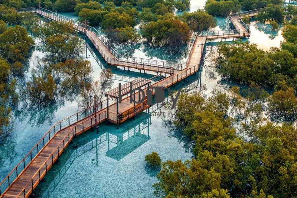 Front Row | Private Beach Access | Large End Plot