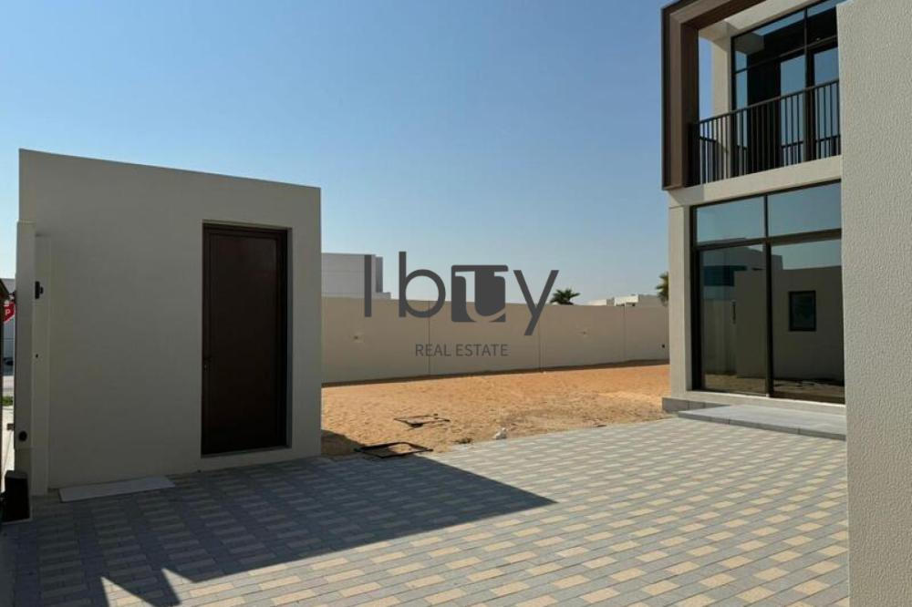 V4 In Souk  | Single Row | Corner Unit | Brand New