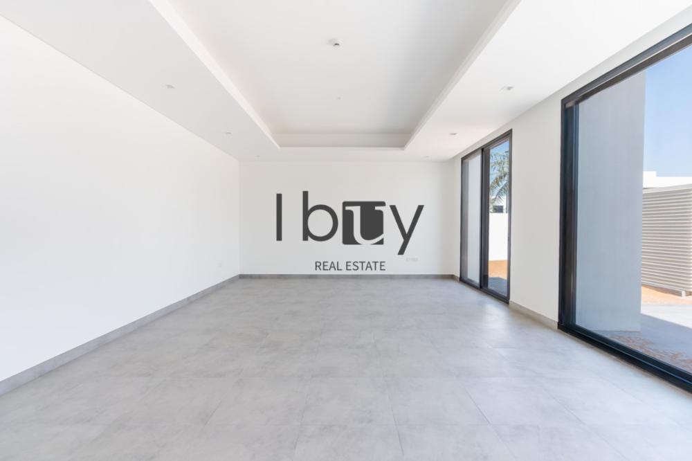 Corner Unit | Light Finishing | First Occupancy |