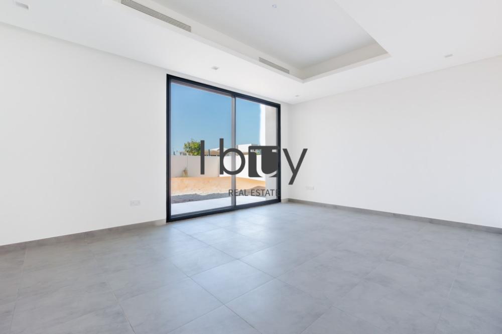 Corner Unit | Light Finishing | First Occupancy |