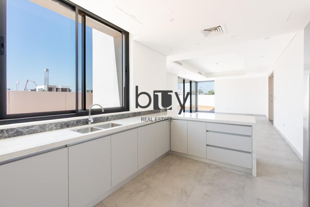 Corner Unit | Light Finishing | First Occupancy |