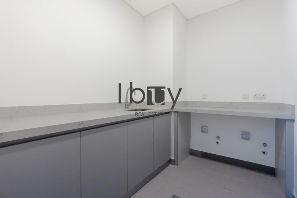 Corner Unit | Light Finishing | First Occupancy |