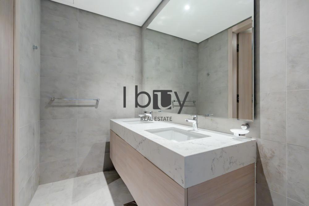 Corner Unit | Light Finishing | First Occupancy |