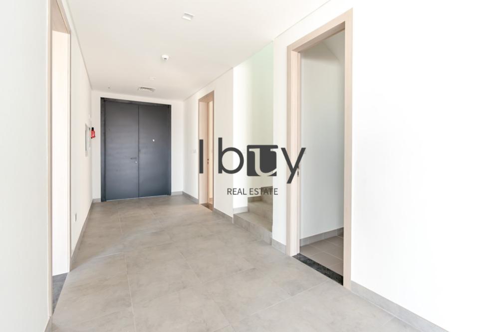 Corner Unit | Light Finishing | First Occupancy |