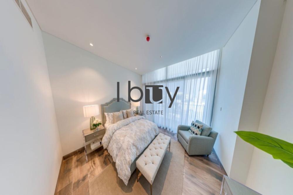 Second Row Corner|5 Executive| Sea View-Park View