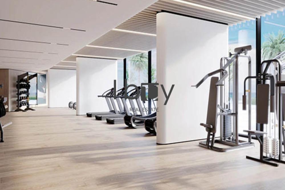 Waterfront Living |High Floor | High ROI | Invest