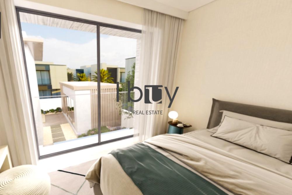 Single Row | High Ceiling | POD | Premium Finishes