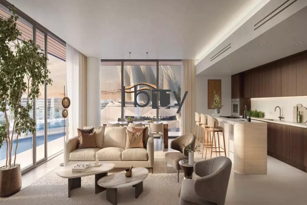 Luxurious Unit| Prime Area | High Floor| Hot Deal