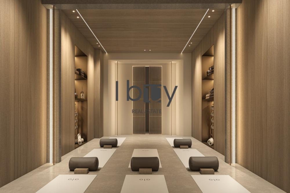 Luxurious Unit| Prime Area | High Floor| Hot Deal