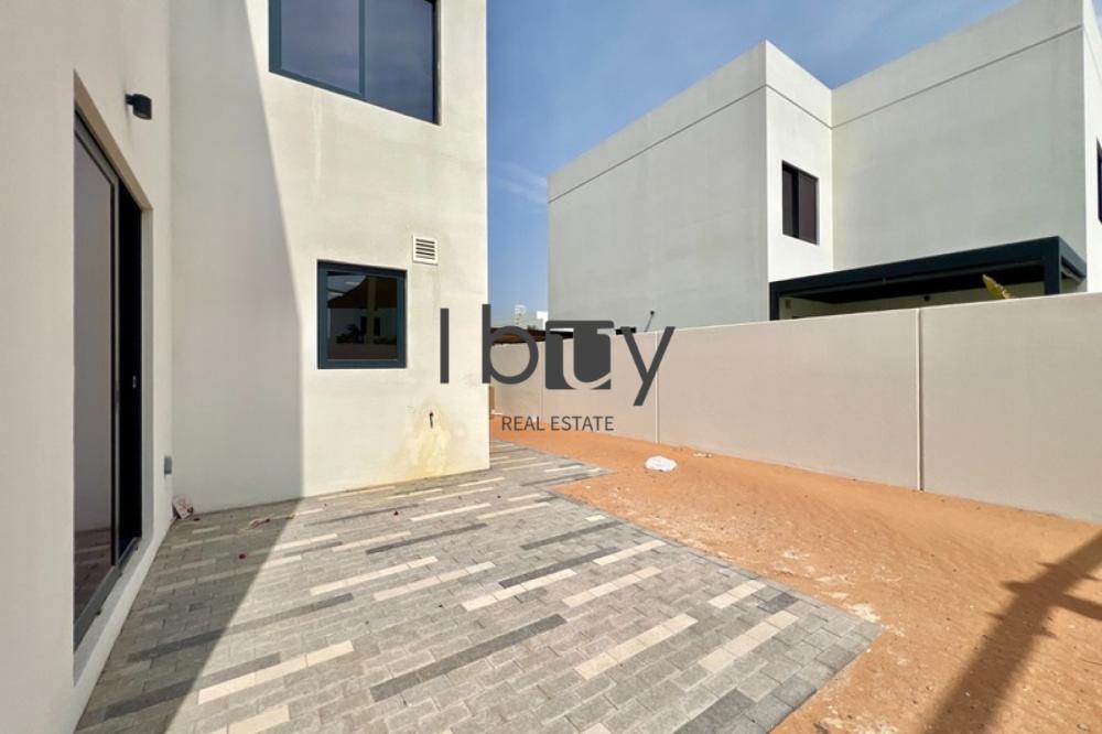 Single Row | Park View | Pool | Prime Area |