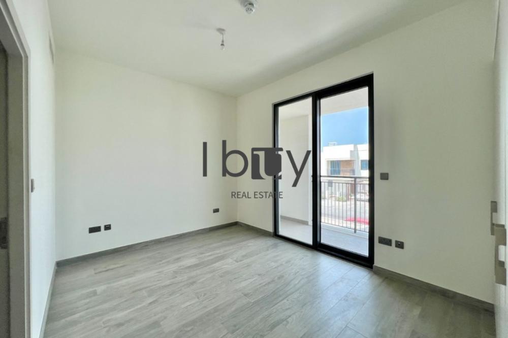 Single Row | Park View | Pool | Prime Area |