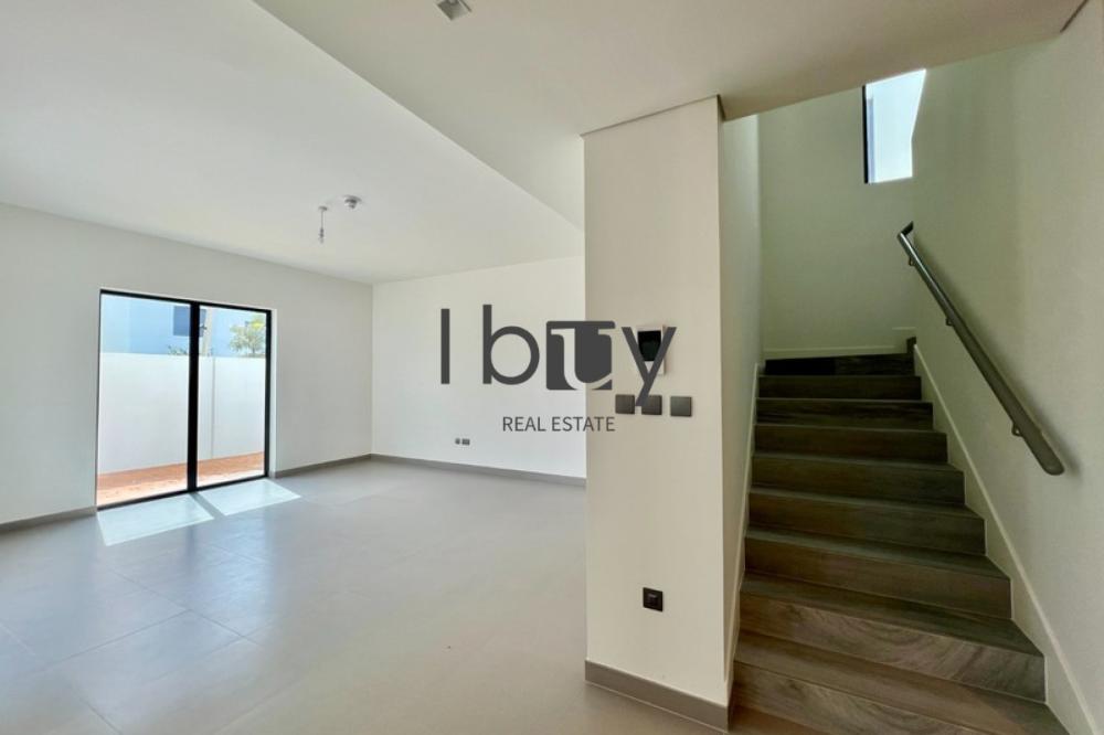 Single Row | Park View | Pool | Prime Area |