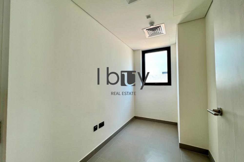 Single Row | Park View | Pool | Prime Area |