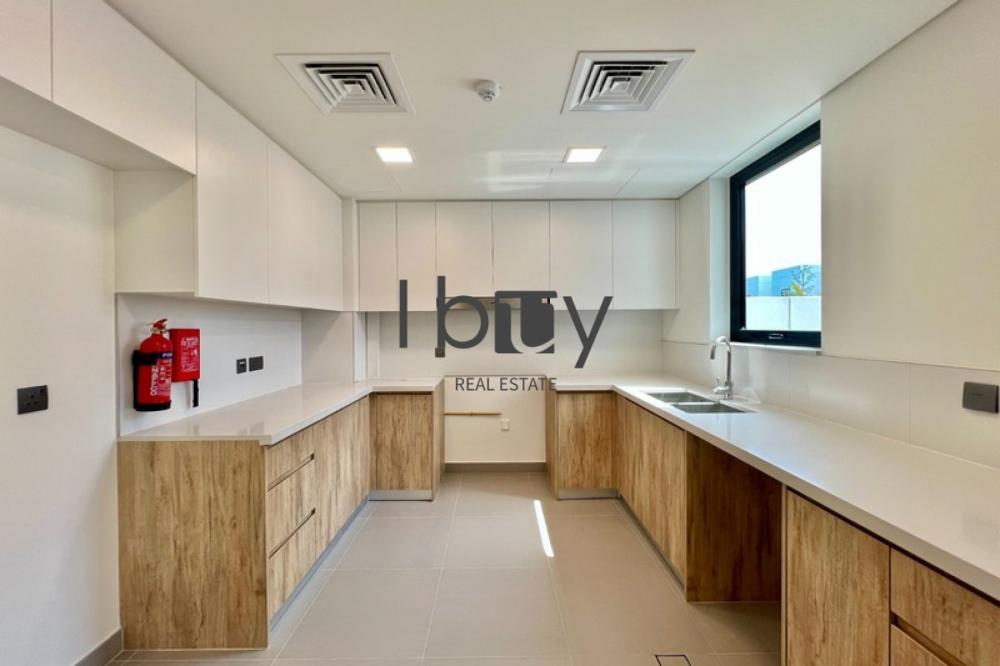 Single Row | Park View | Pool | Prime Area |