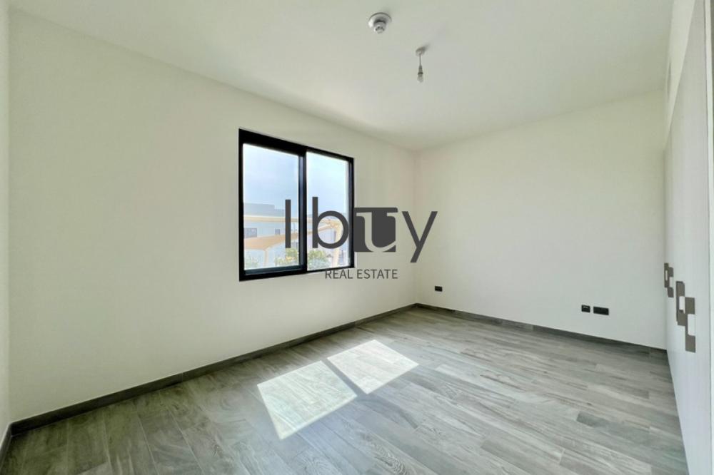 Single Row | Park View | Pool | Prime Area |