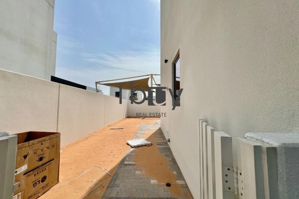 Single Row | Park View | Pool | Prime Area |