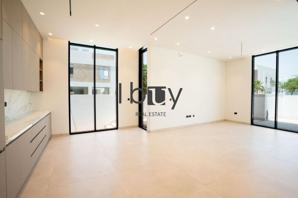 Luxurious Villa | Massive Layout | High Privacy |