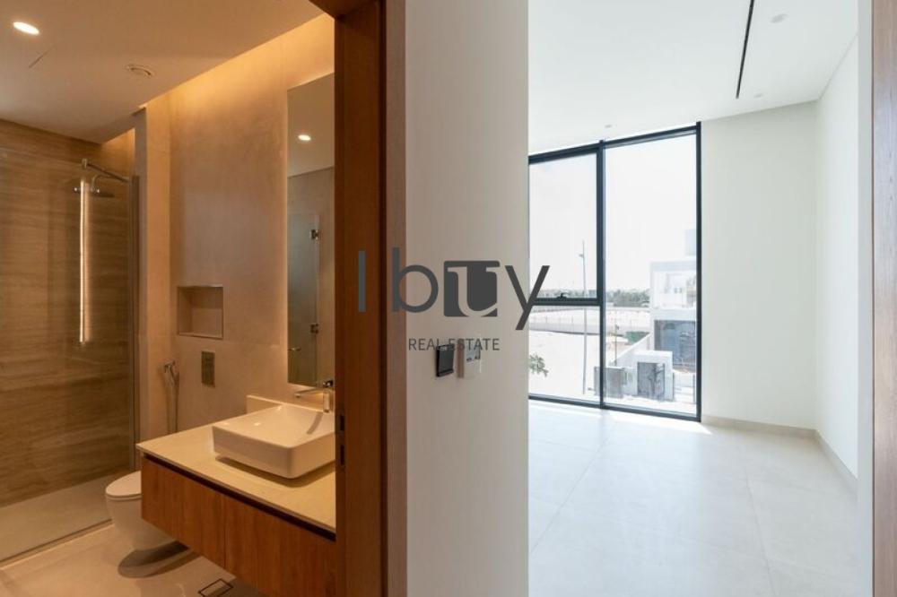 Luxurious Villa | Massive Layout | High Privacy |