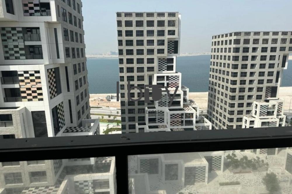 Large Layout |  Corner Unit | High Floor |