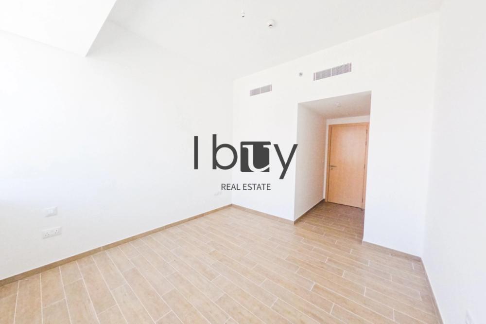 Move In Ready | Upgraded | Full Golf Course View |