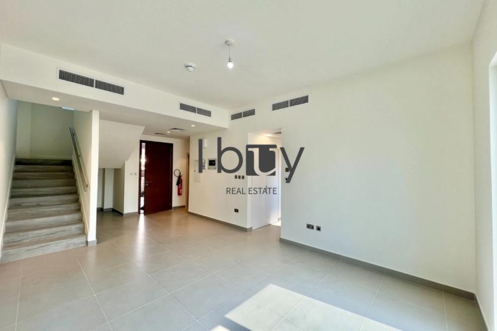 Near Park| Ready To Live In | Well Kept| Landscape