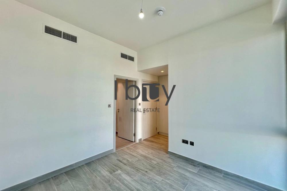 Near Park| Ready To Live In | Well Kept| Landscape