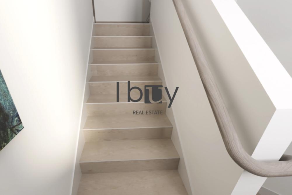 Near Park| Ready To Live In | Well Kept| Landscape