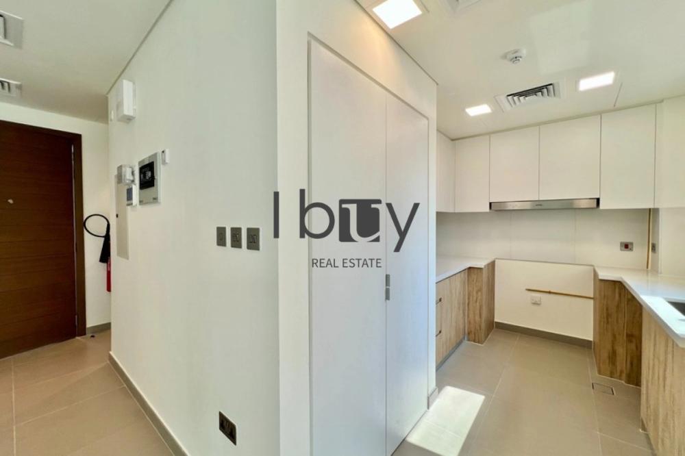 Near Park| Ready To Live In | Well Kept| Landscape