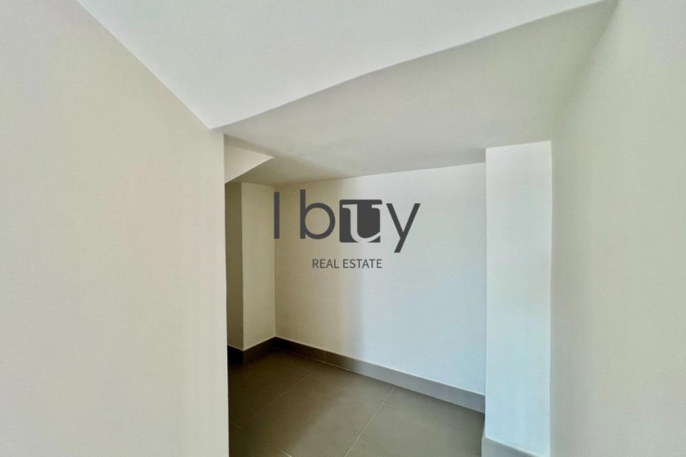 Near Park| Ready To Live In | Well Kept| Landscape