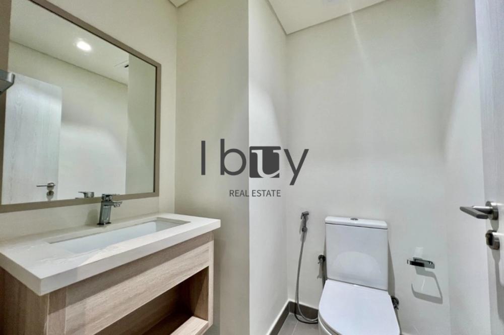 Near Park| Ready To Live In | Well Kept| Landscape